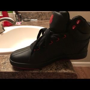 Kswiss sneakers size 5